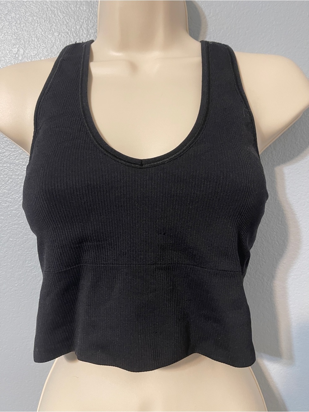 Athleta Black Recharge Seamless Racerback Tank Yoga Cropped Athleisure Small